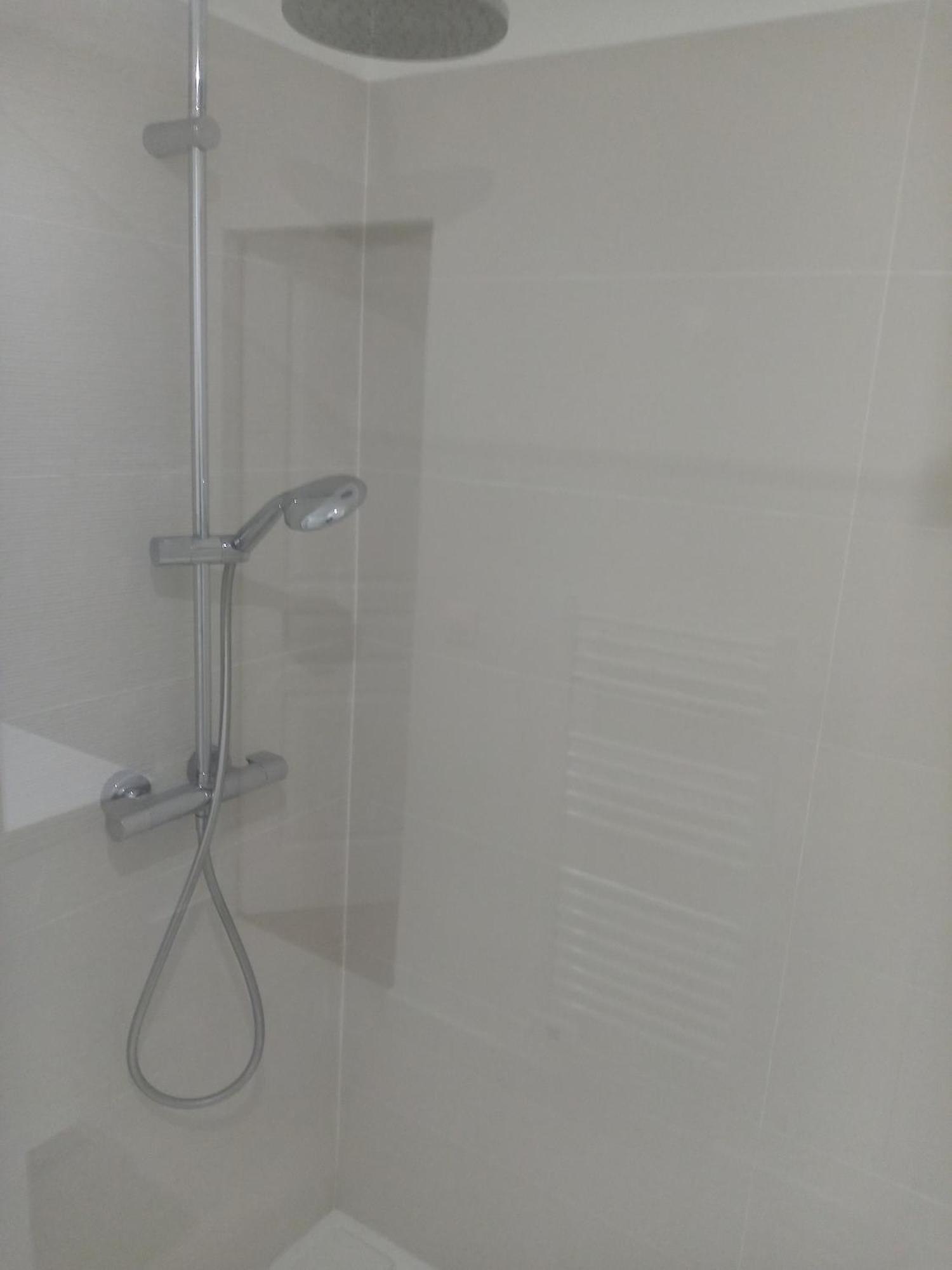 Quartier Le Plus Anime De Marseille "La Plaine Cours Julien "Chambre Avec Salle De Bain Wc Privee Integrees "Dans Appartement Exterior foto