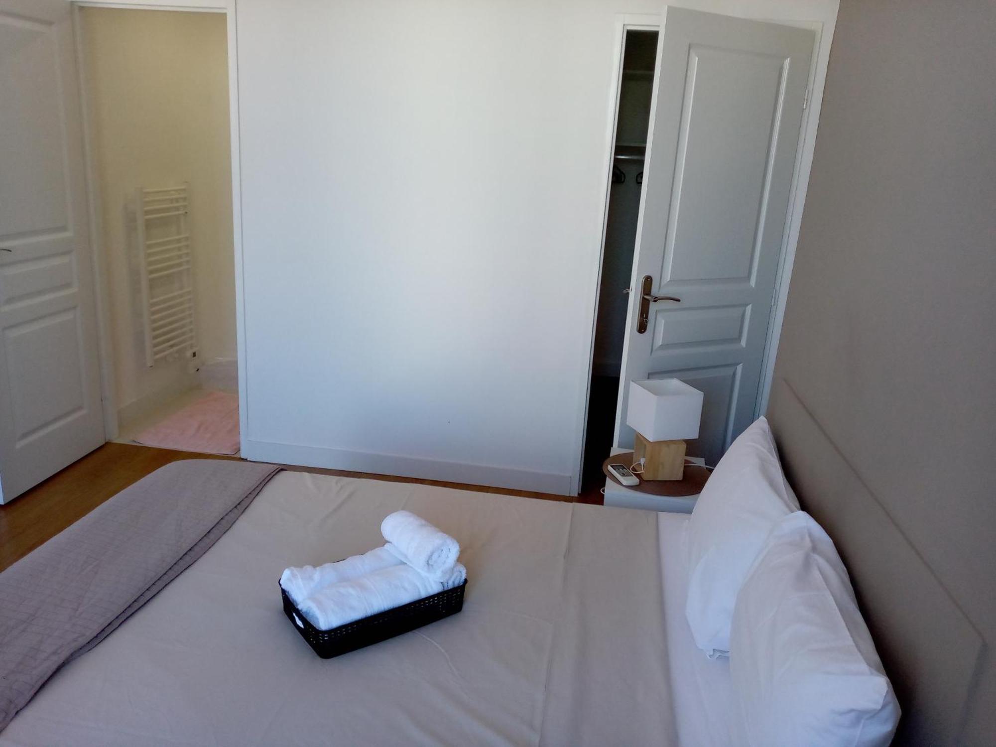Quartier Le Plus Anime De Marseille "La Plaine Cours Julien "Chambre Avec Salle De Bain Wc Privee Integrees "Dans Appartement Exterior foto