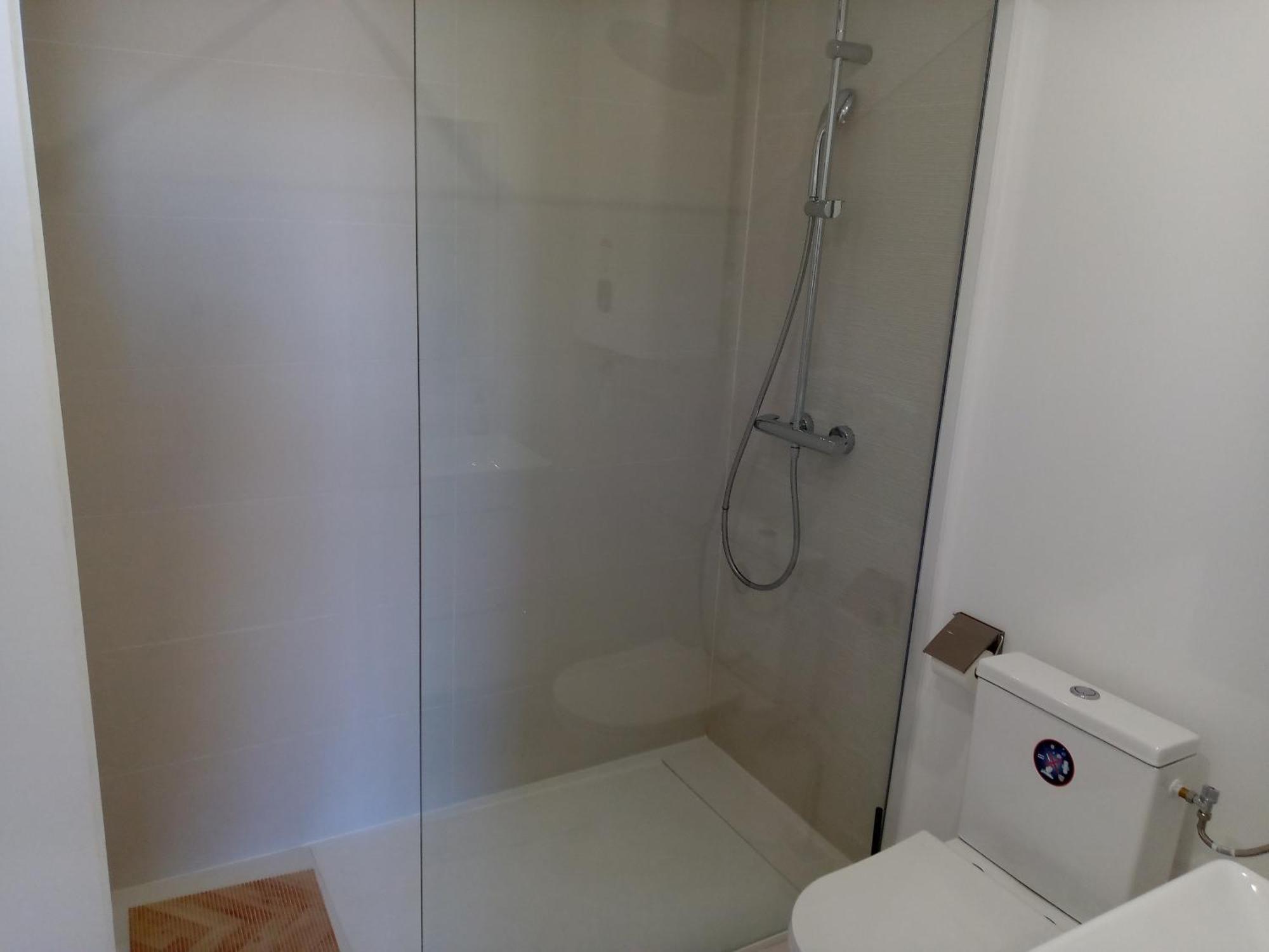 Quartier Le Plus Anime De Marseille "La Plaine Cours Julien "Chambre Avec Salle De Bain Wc Privee Integrees "Dans Appartement Zimmer foto