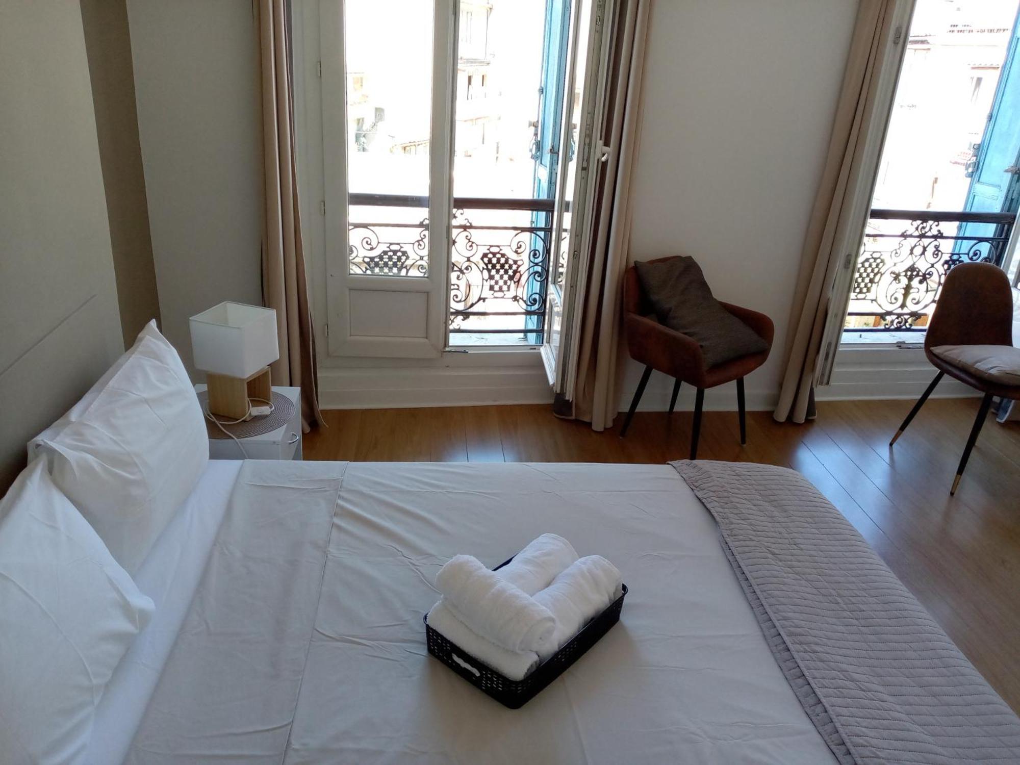 Quartier Le Plus Anime De Marseille "La Plaine Cours Julien "Chambre Avec Salle De Bain Wc Privee Integrees "Dans Appartement Exterior foto