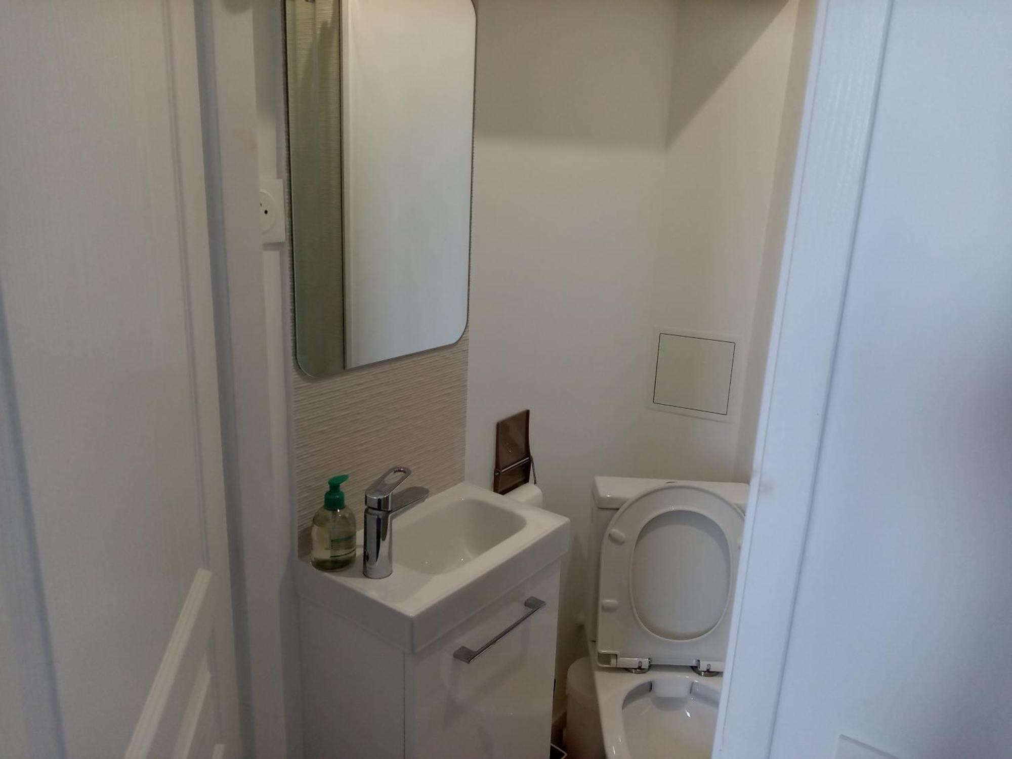 Quartier Le Plus Anime De Marseille "La Plaine Cours Julien "Chambre Avec Salle De Bain Wc Privee Integrees "Dans Appartement Exterior foto